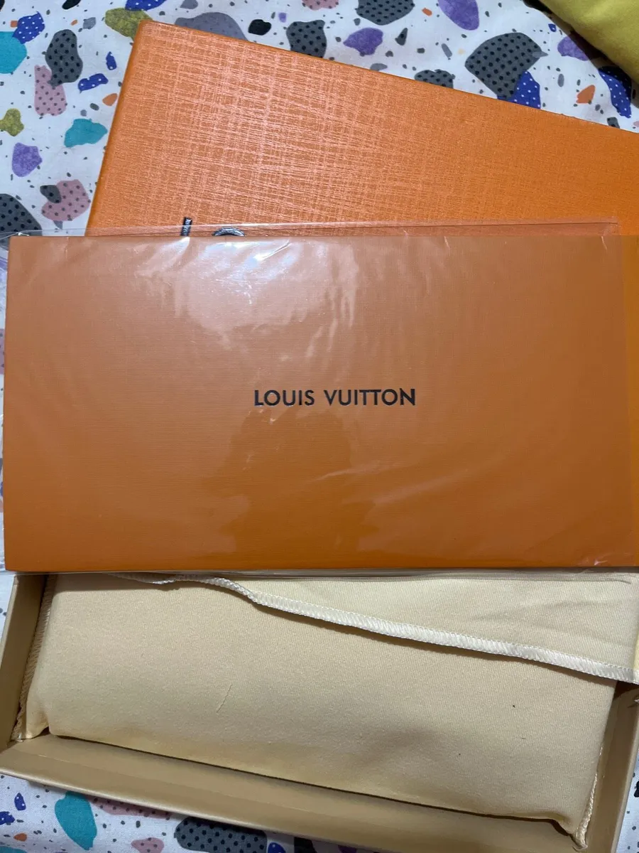 Louis Vuitton Wallet - Image 2