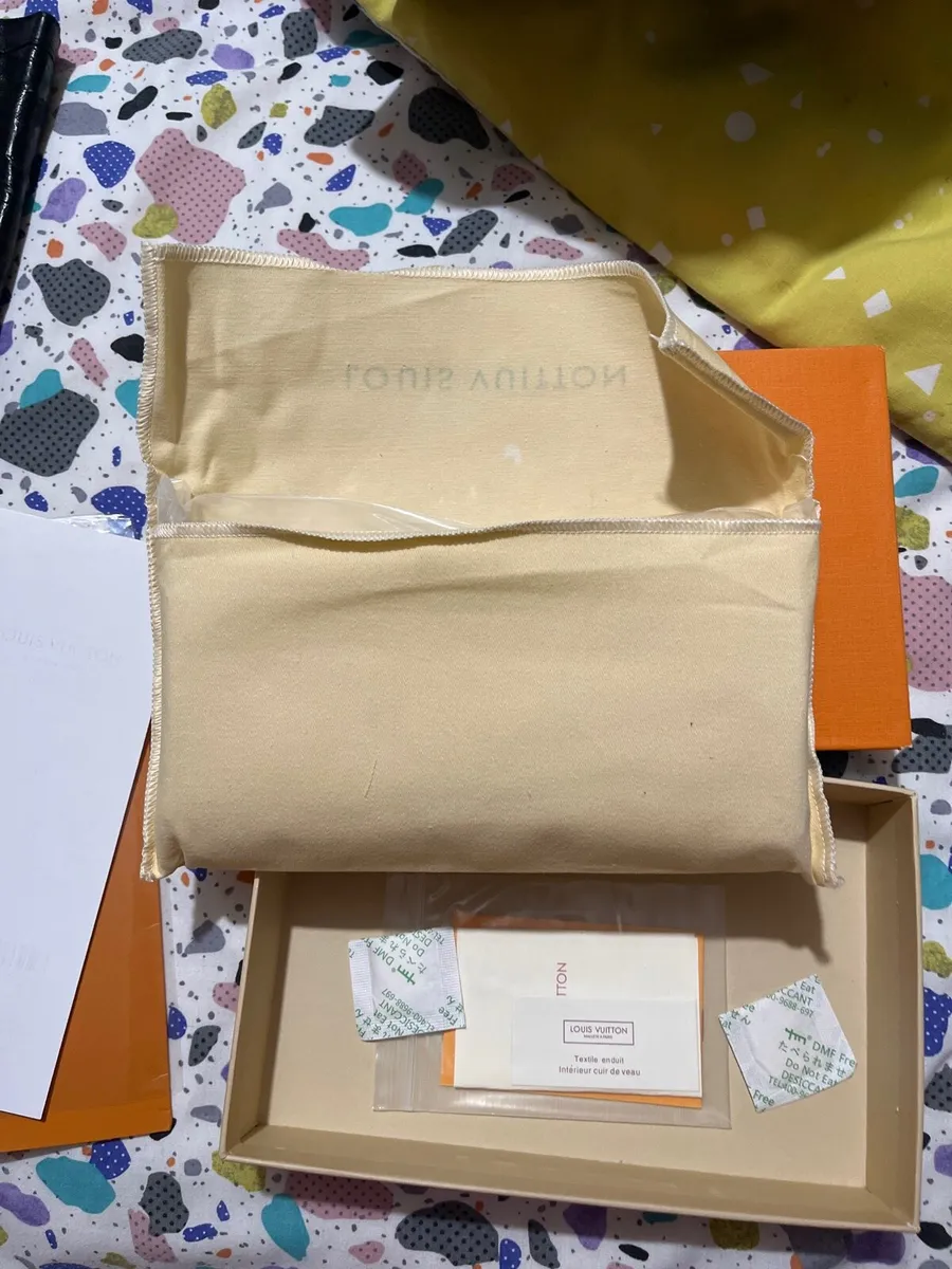 Louis Vuitton Wallet - Image 4