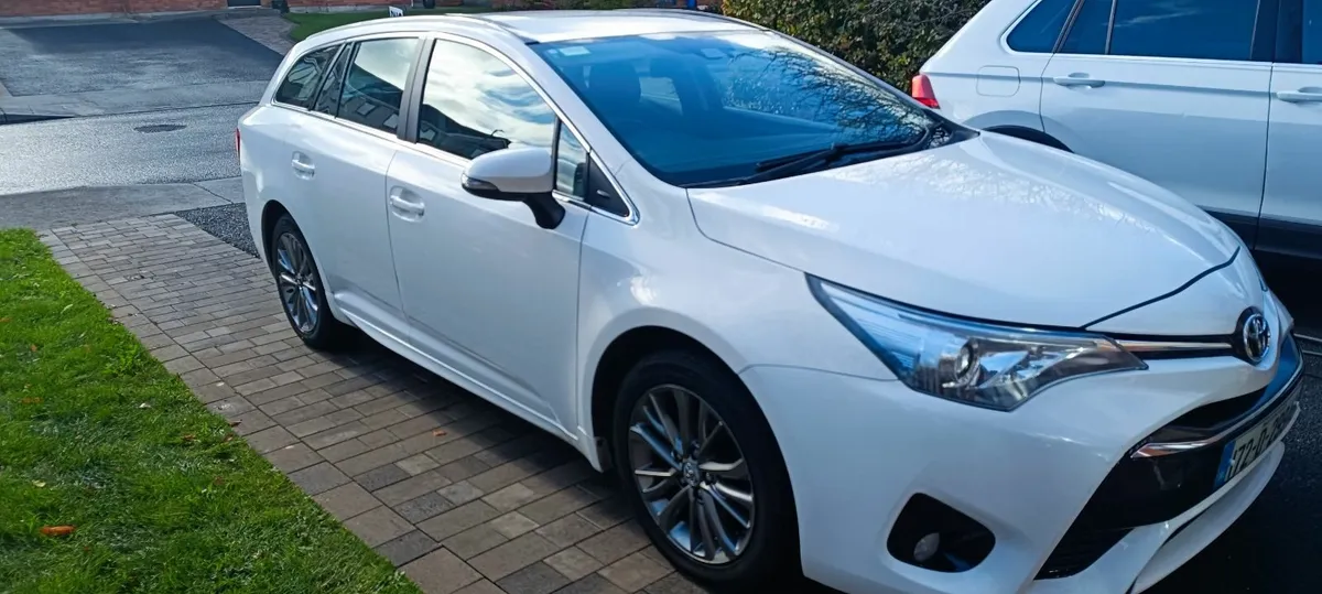 Toyota Avensis 2017 - Image 1
