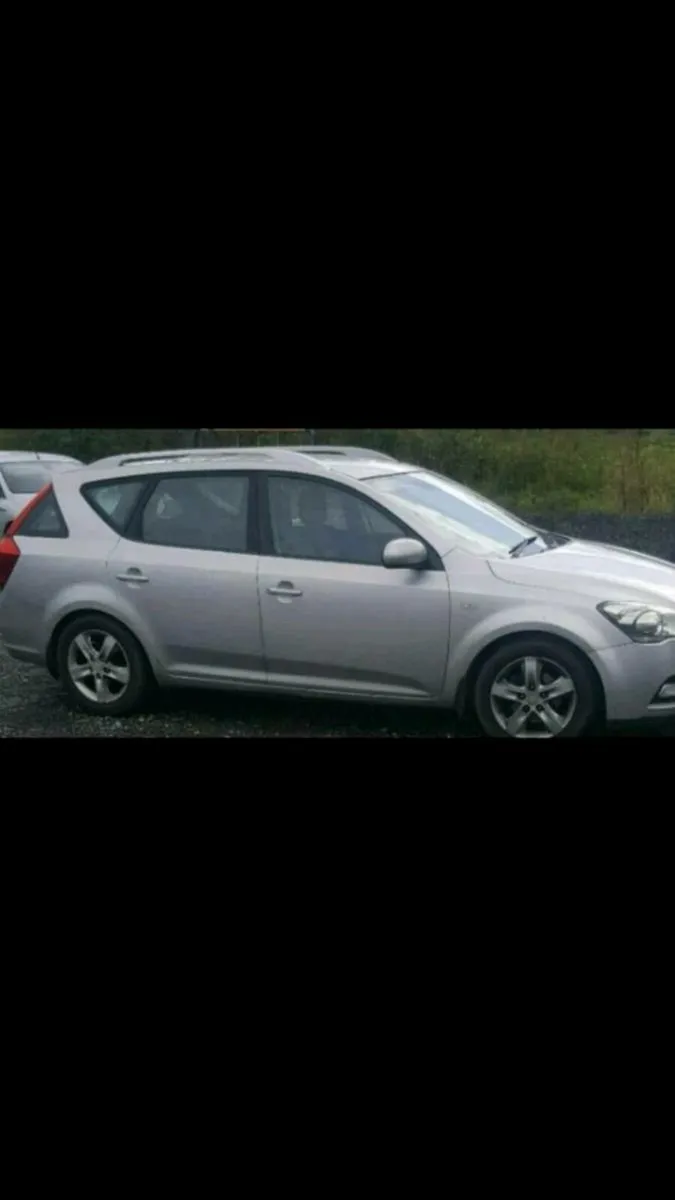 NEW NCT 12/26 TAX 3/26 KIA 2011 - Image 2