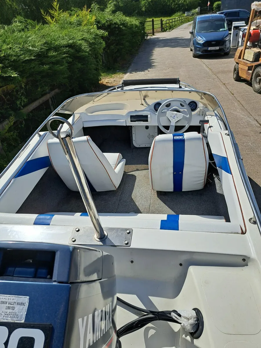 Speed boat - Image 3