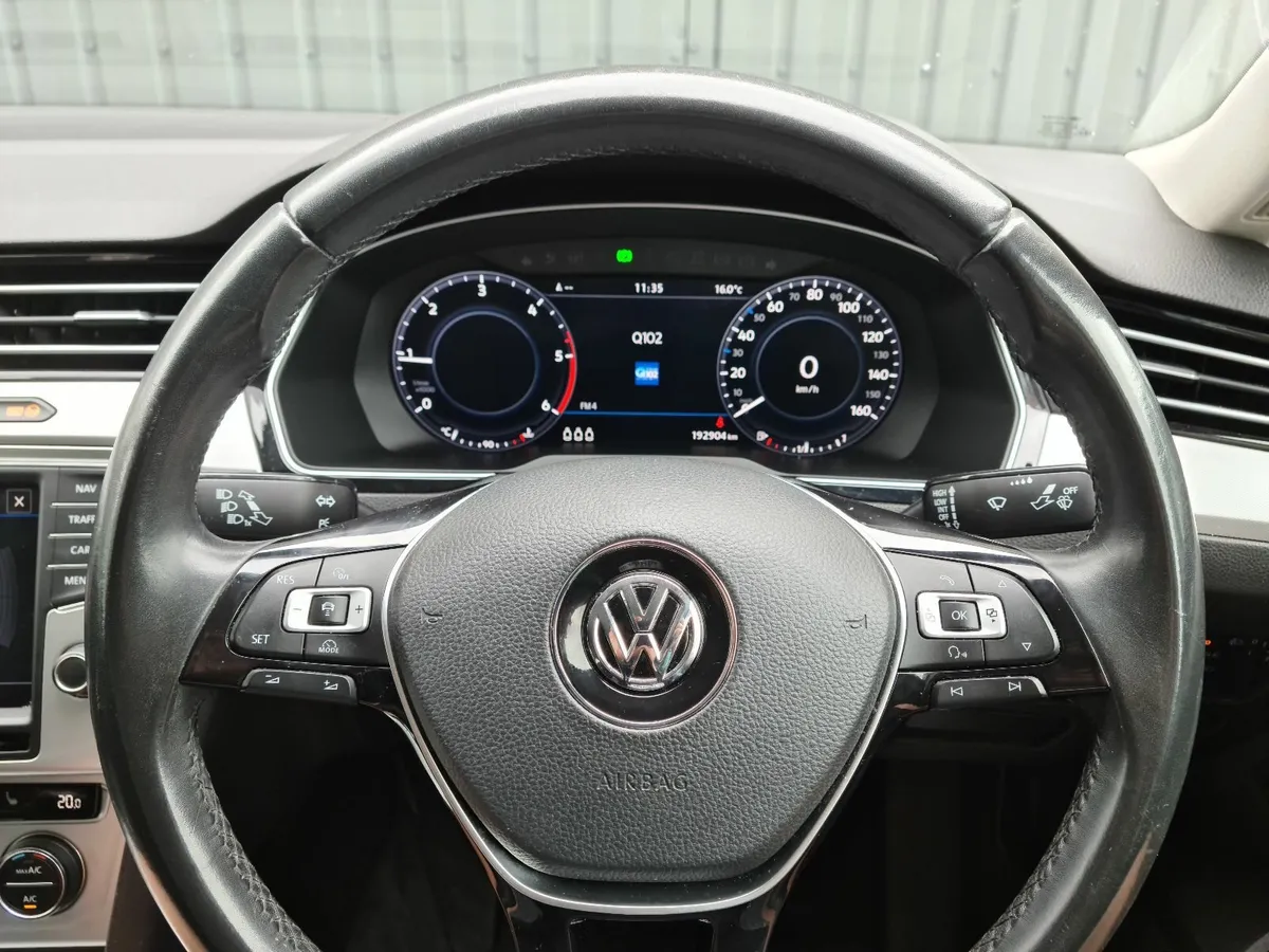Volkswagen Passat 2016 - Image 3