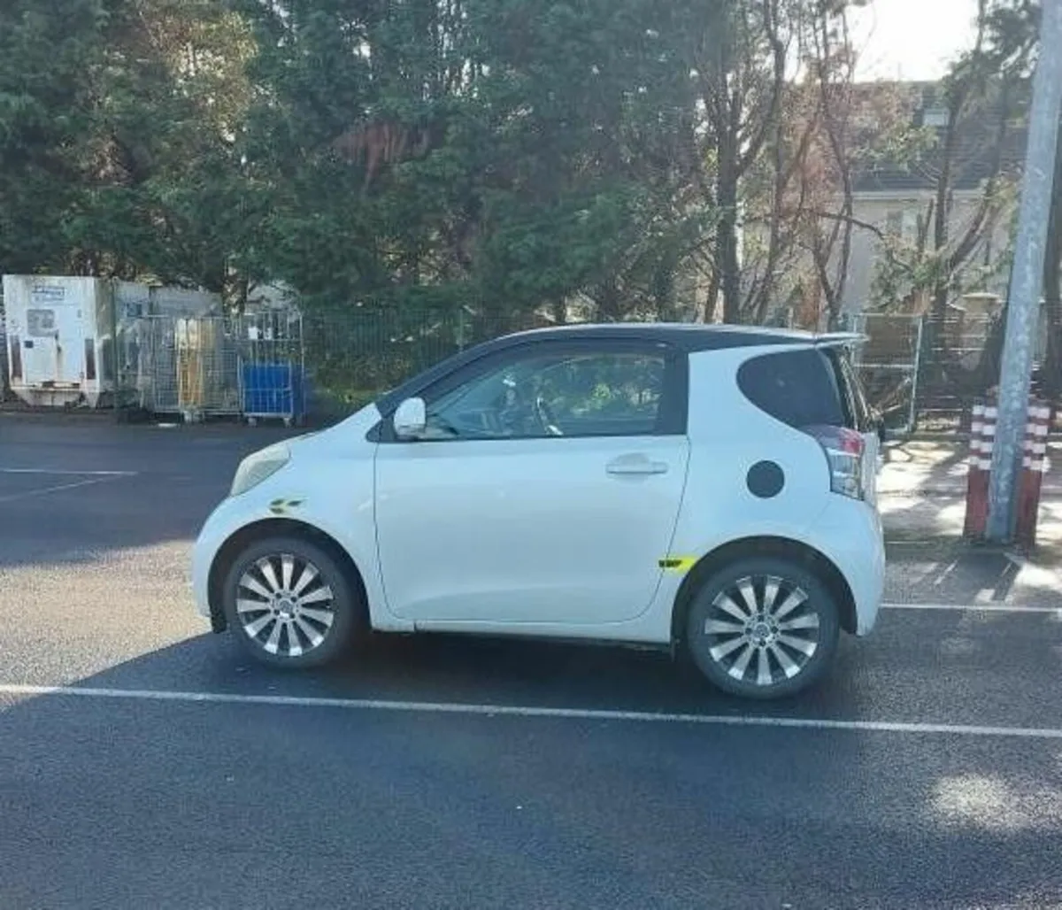 Toyota iQ 2011 AUTOMATIC. - Image 3