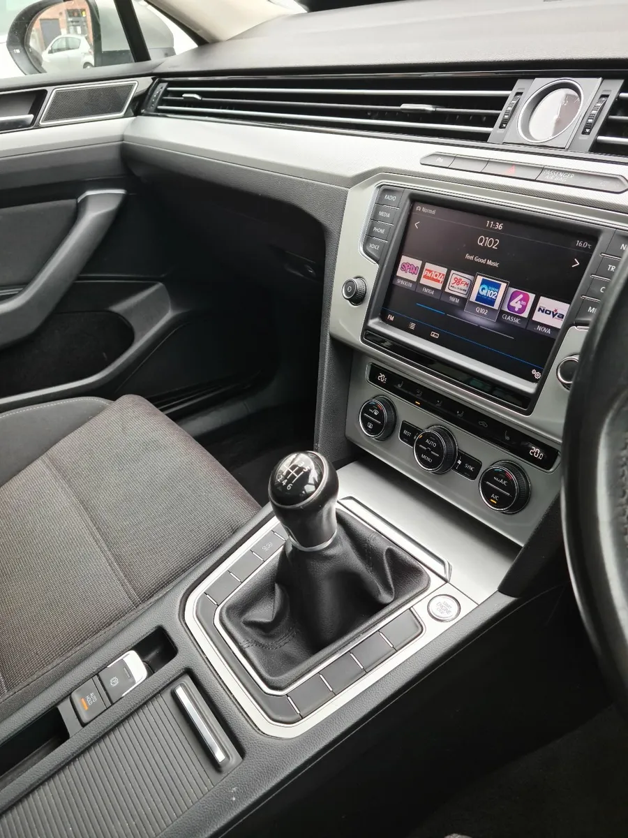 Volkswagen Passat 2016 - Image 4