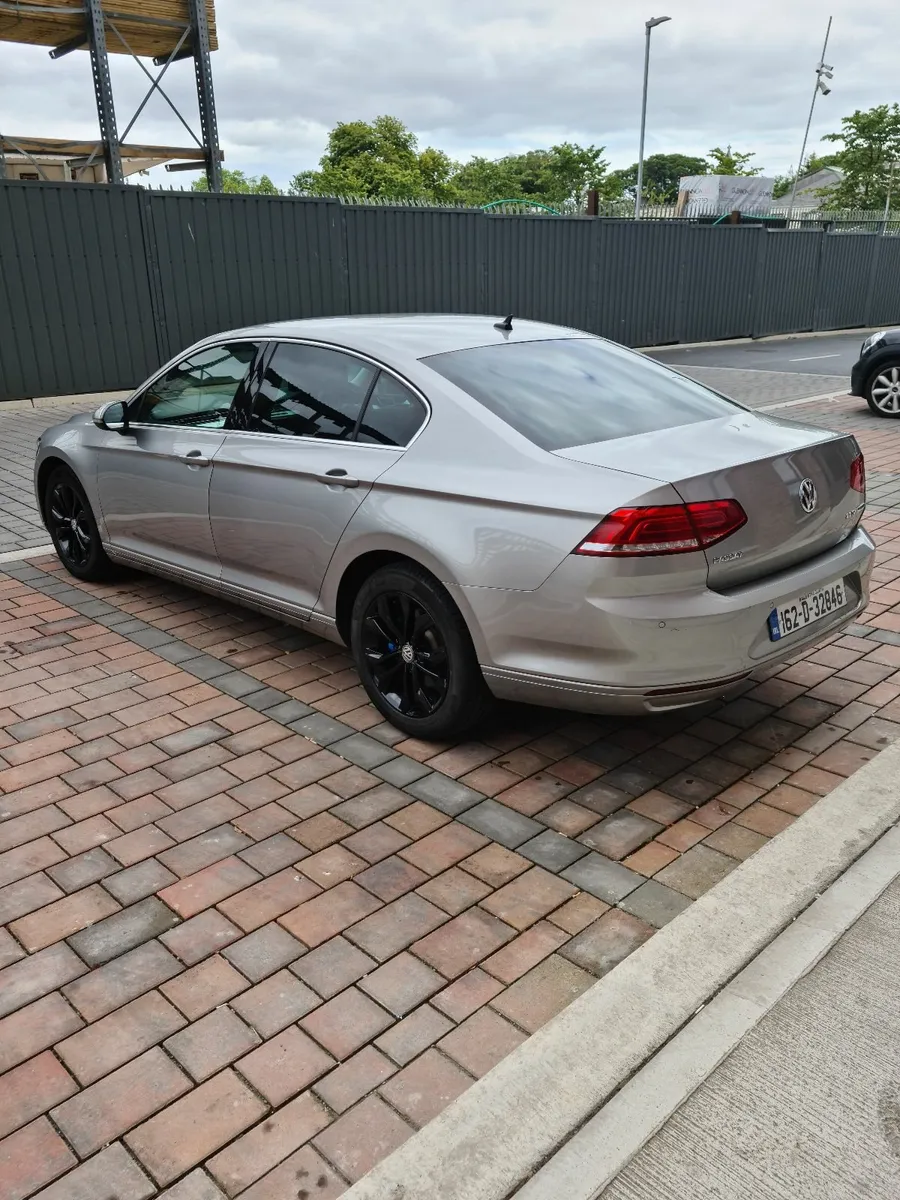 Volkswagen Passat 2016 - Image 4