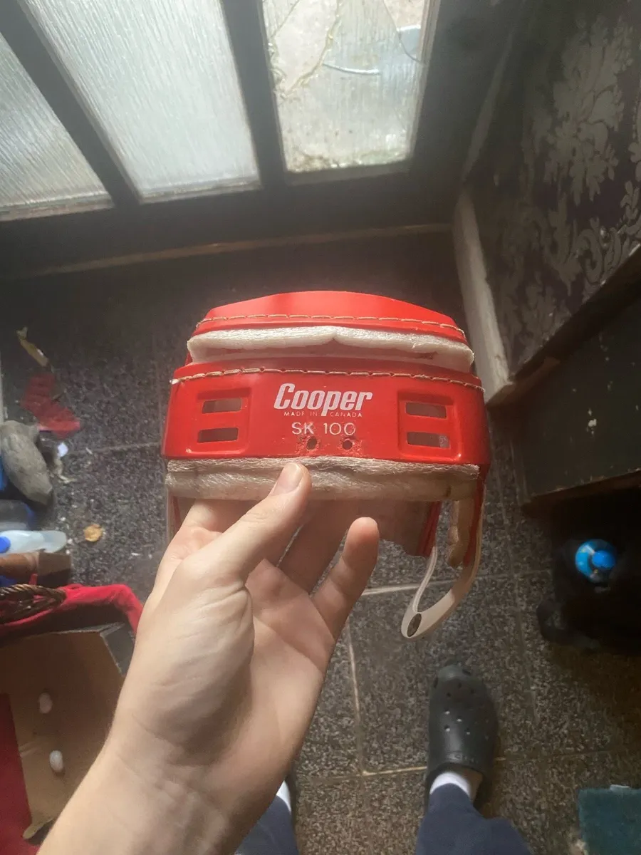 Oldstyle red cooper sk100 hurling helmet - Image 1