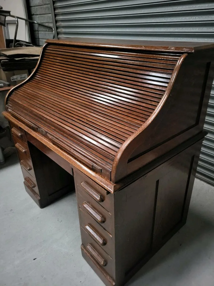 Antique Oak Roll Top Bureau. Good Condition. - Image 1
