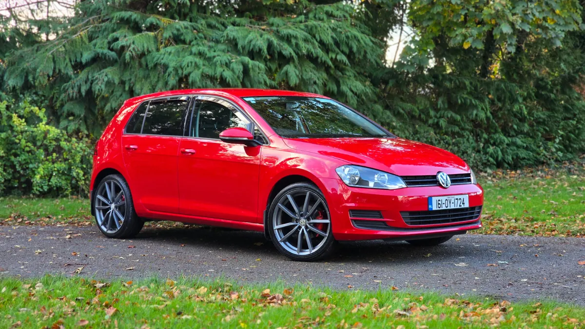 2016 Volkswagen Golf 1.2 TSI TRENDLINE - Image 2