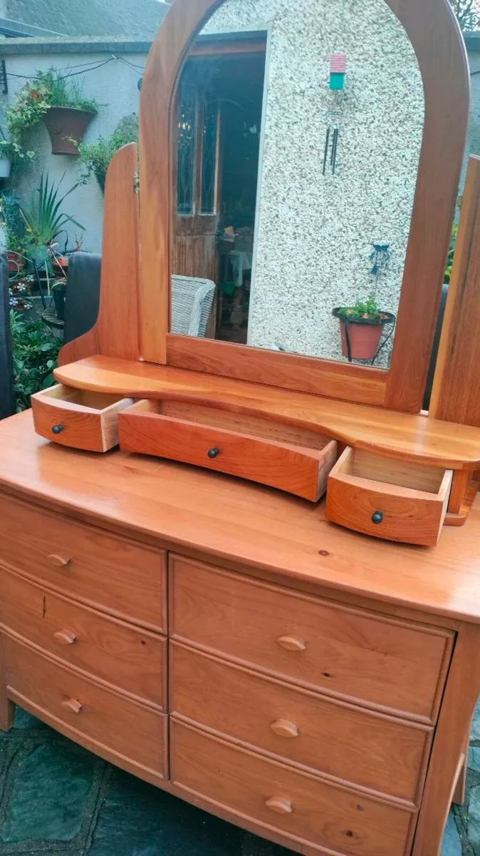 Georgian inspired chest of drawers with vanity mir - Image 3