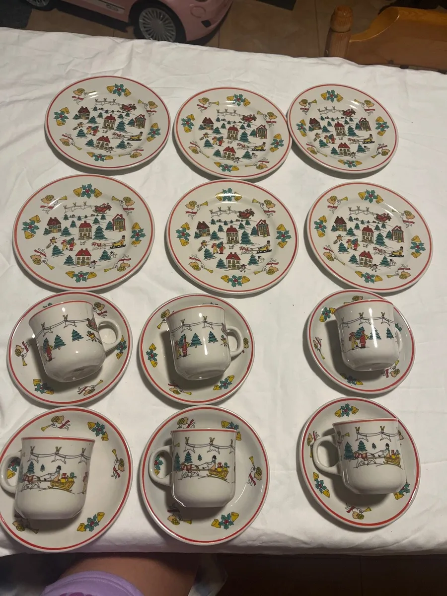 Christmas tea set - Image 1