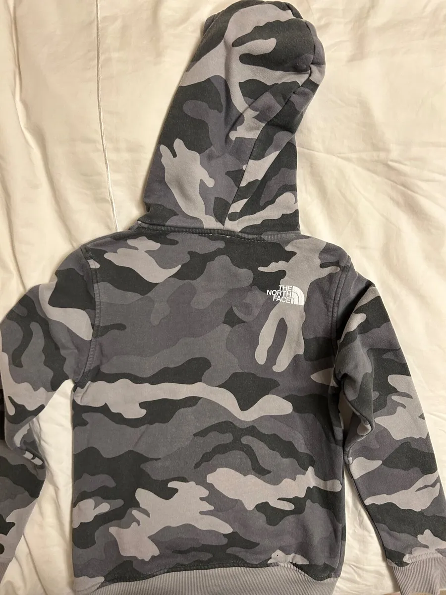 Boys The North Face Camouflage Hoodie - Image 2