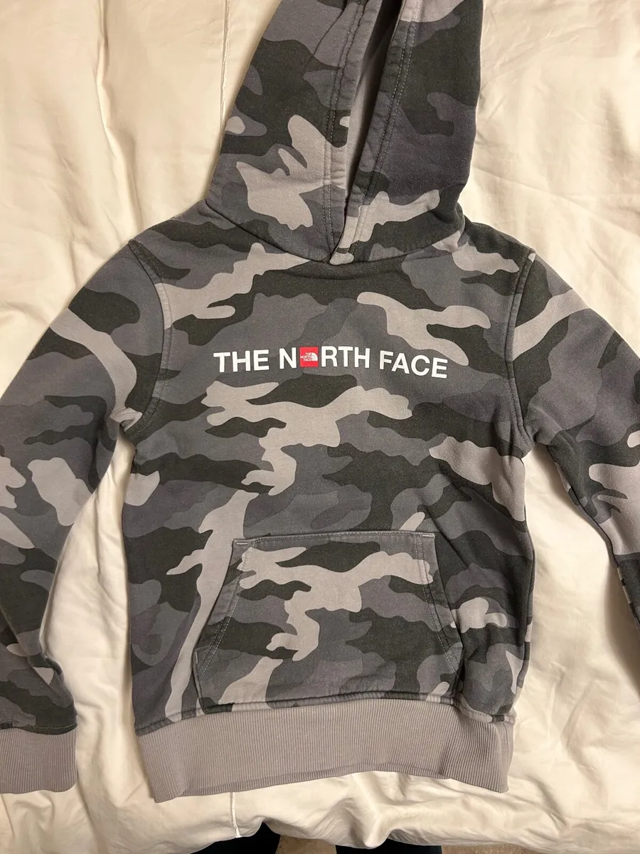 Boys The North Face Camouflage Hoodie - Image 1