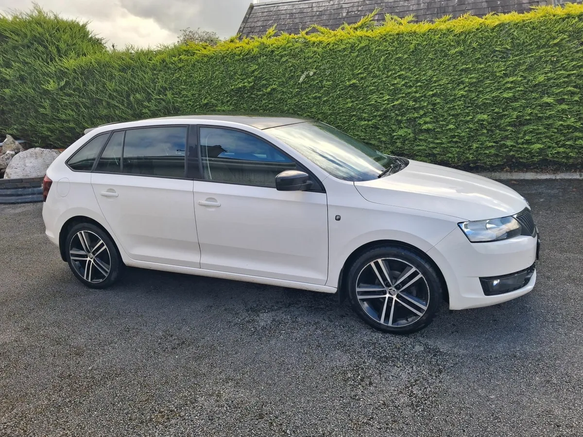 Skoda Rapid 2015 - Image 1