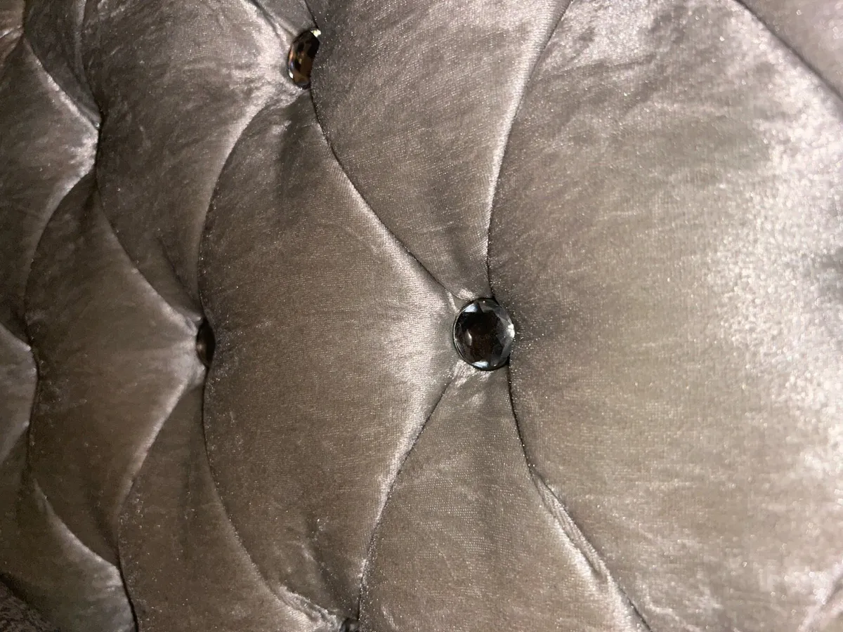 Grey Bed - Image 3