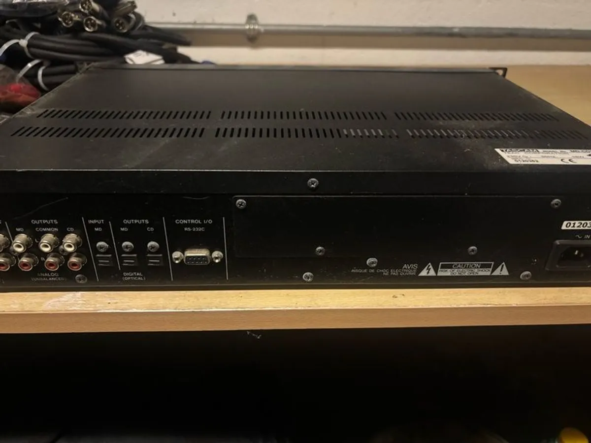 Tascam 19" Rackable Cd/Minidisc Player. - Image 2