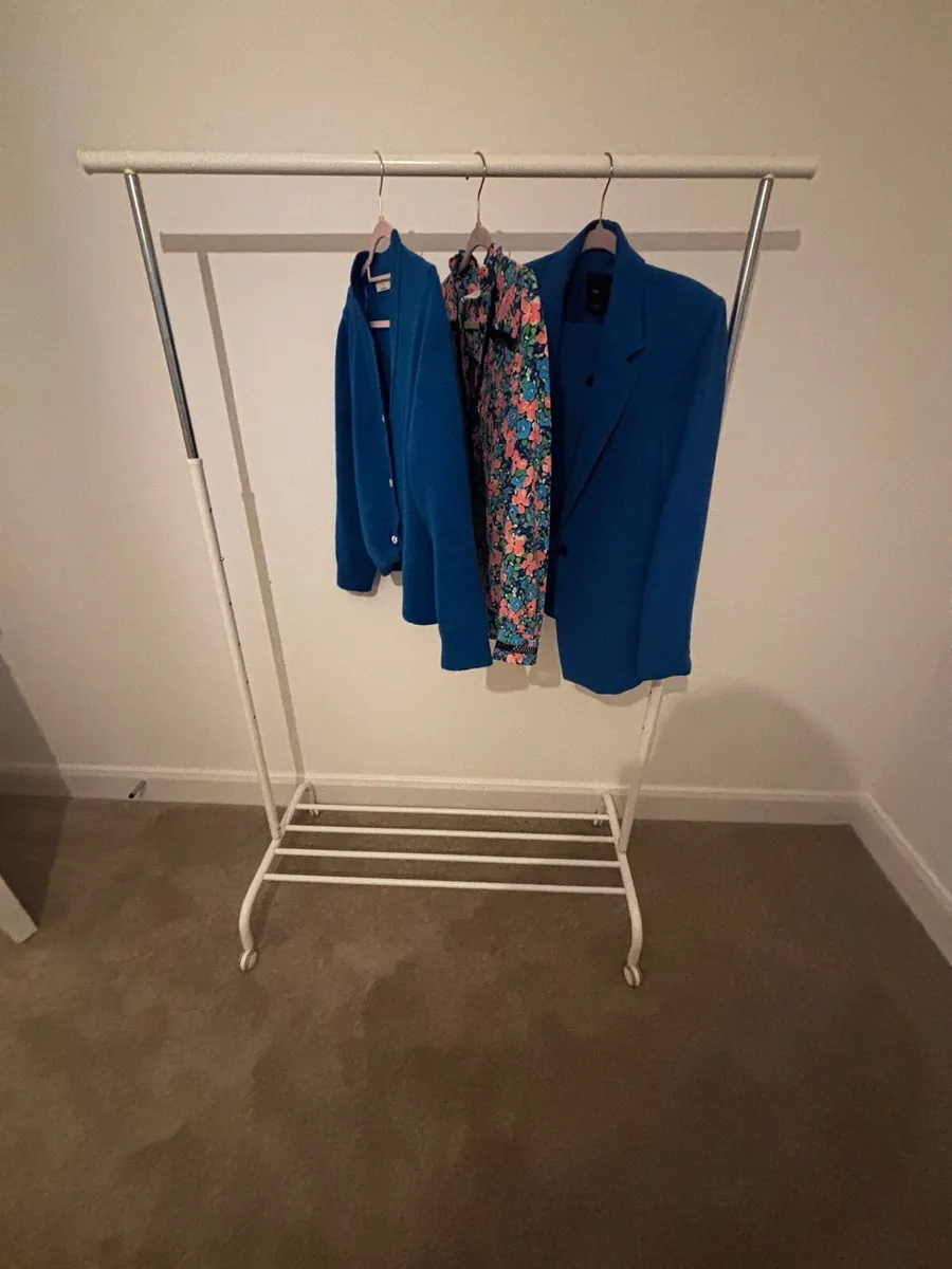 Clothes rail - Image 1