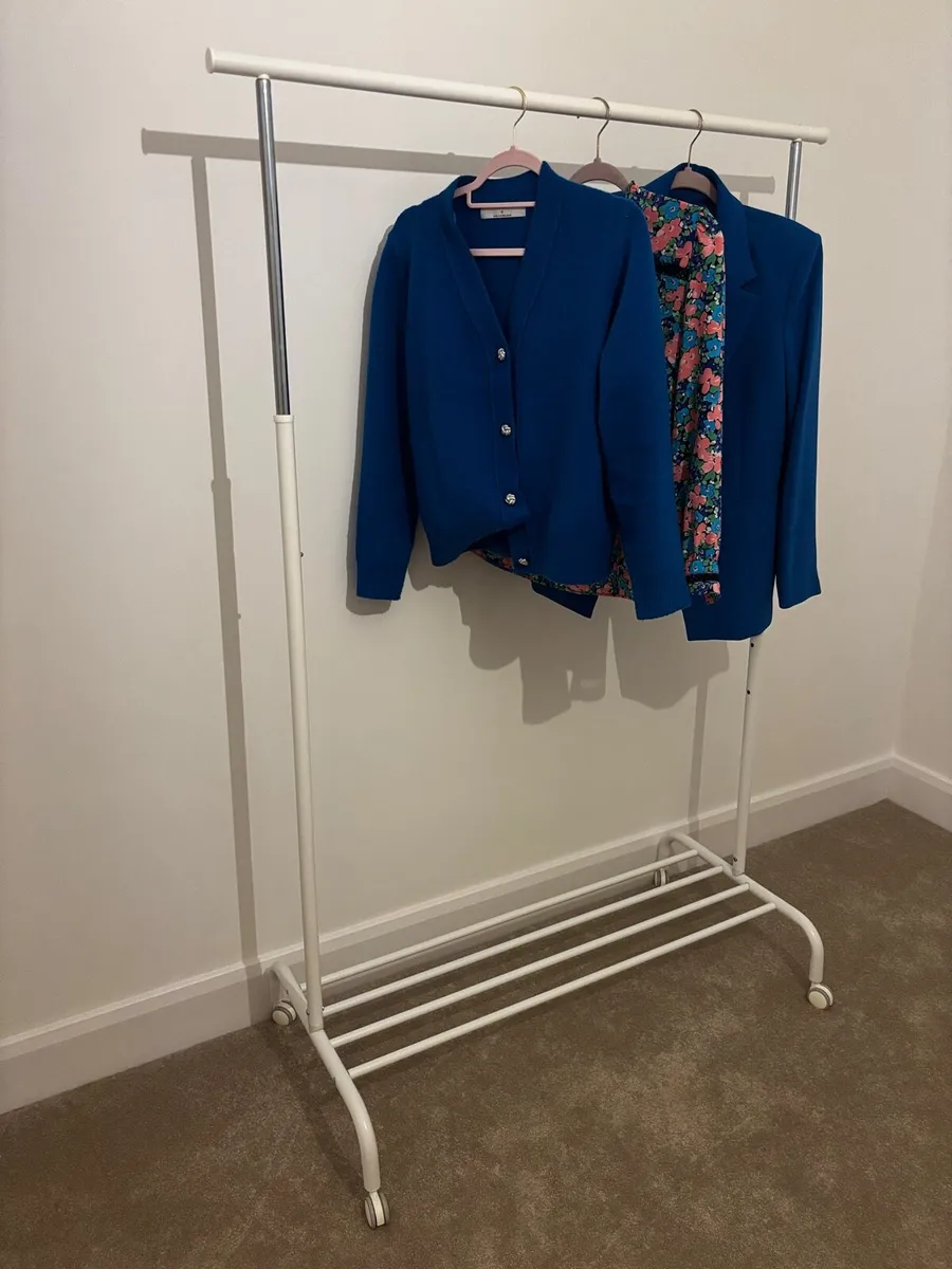 Clothes rail - Image 2