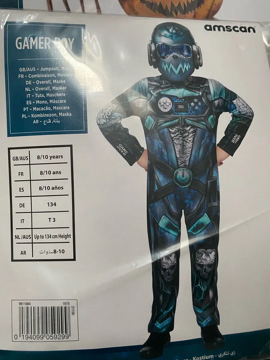 Halloween costumes - Image 1