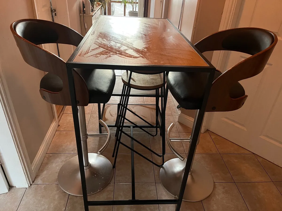 Kitchen Table and chairs - Image 3