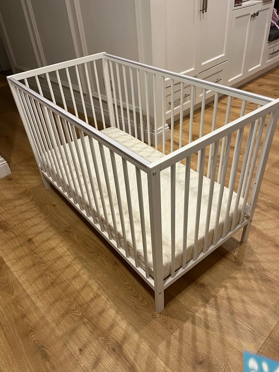 Baby Elegance Kim Cot - Image 1