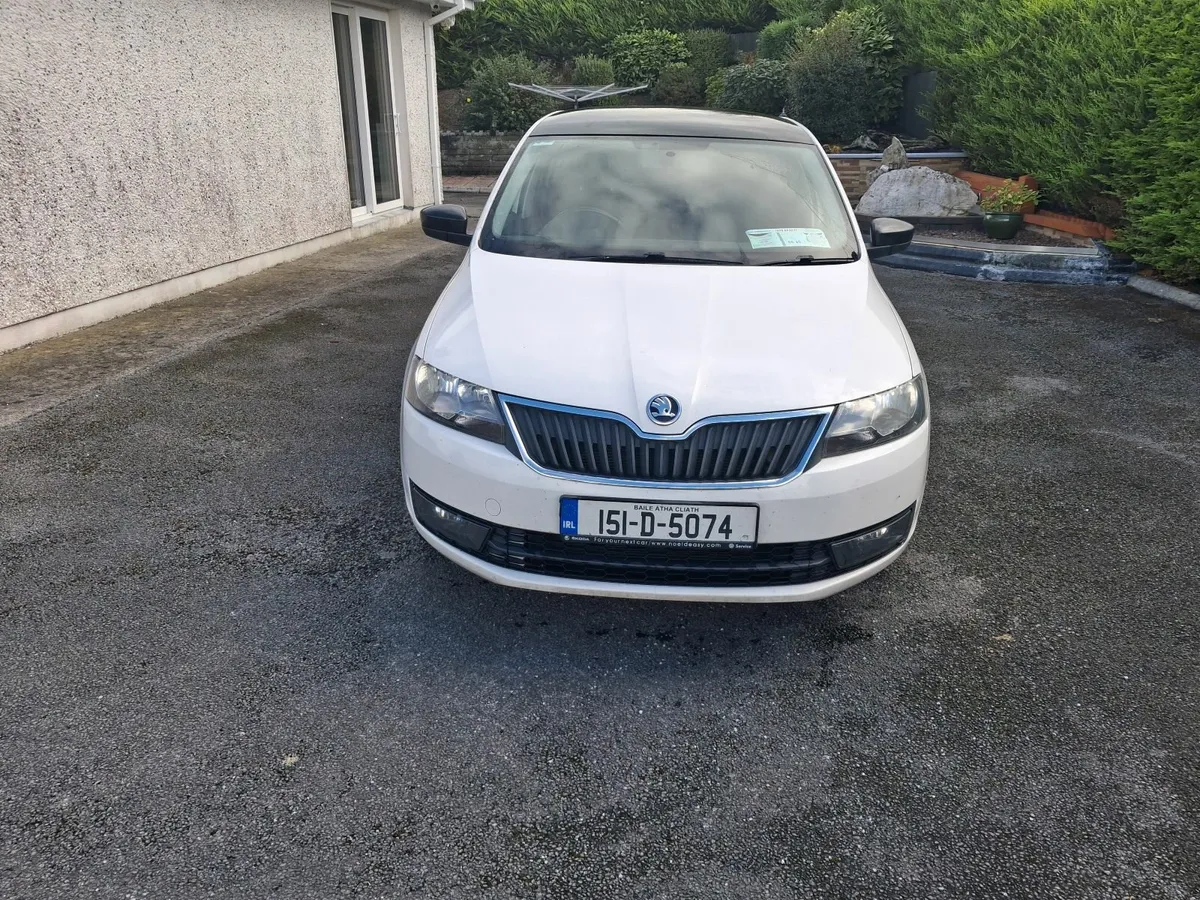 Skoda Rapid 2015 - Image 2