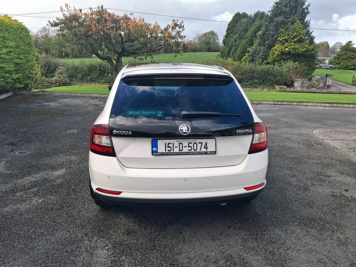 Skoda Rapid 2015 - Image 4