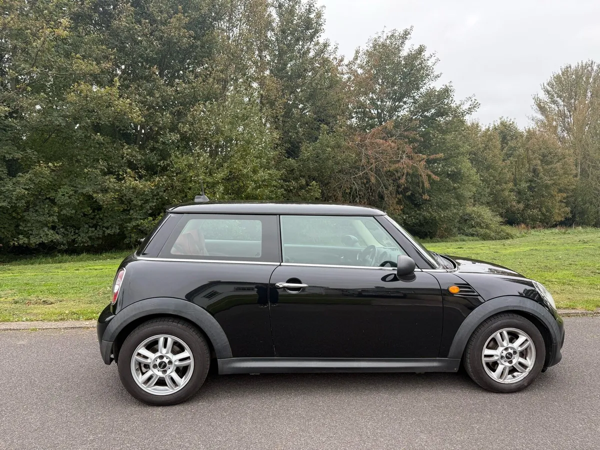 Mini Cooper 2012 - Image 2