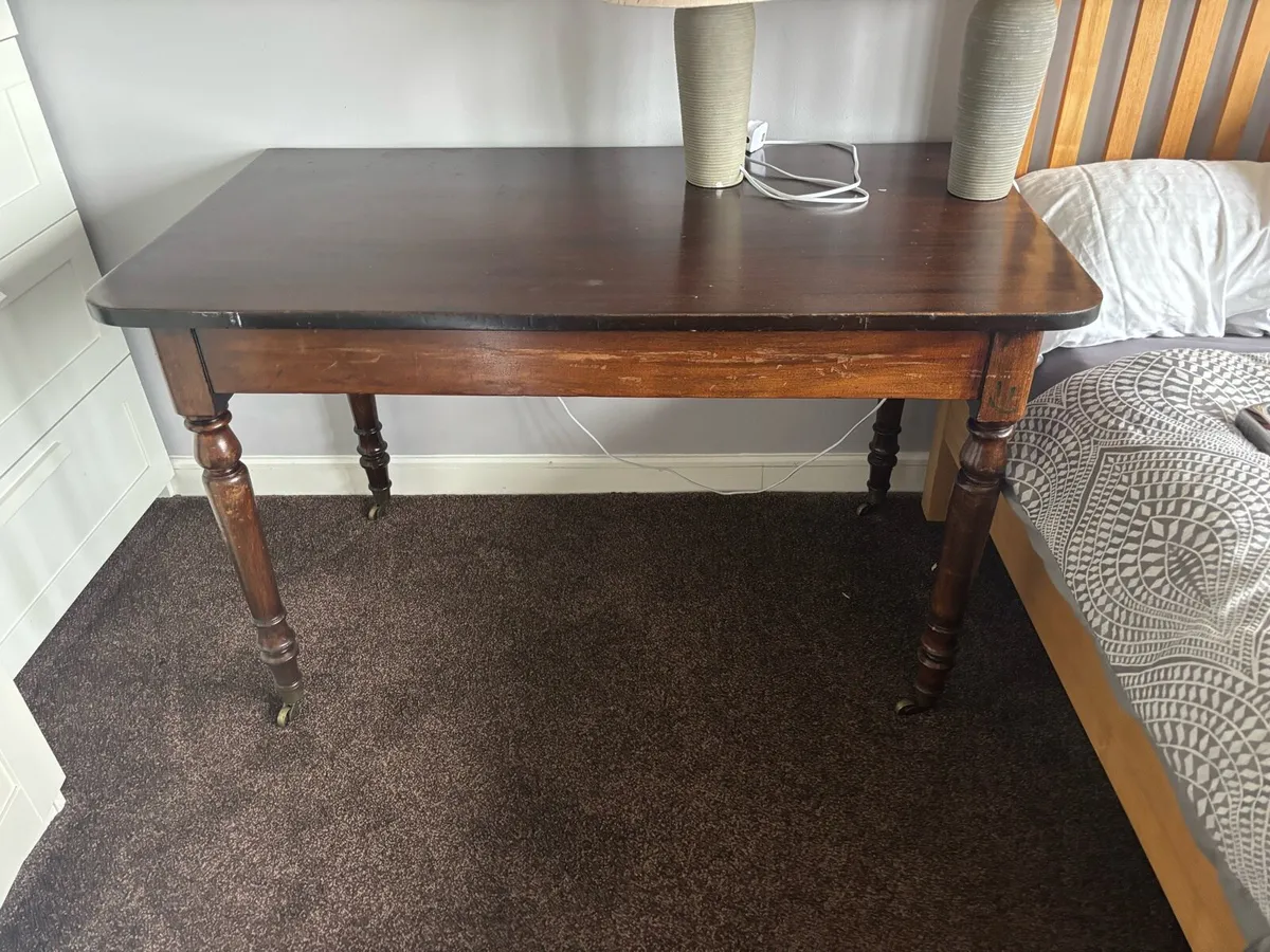 Mahogany table - Image 1