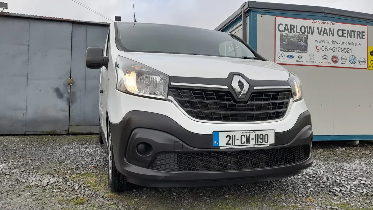 211 Renault Trafic 2.0 dci 120 business lwb - Image 2