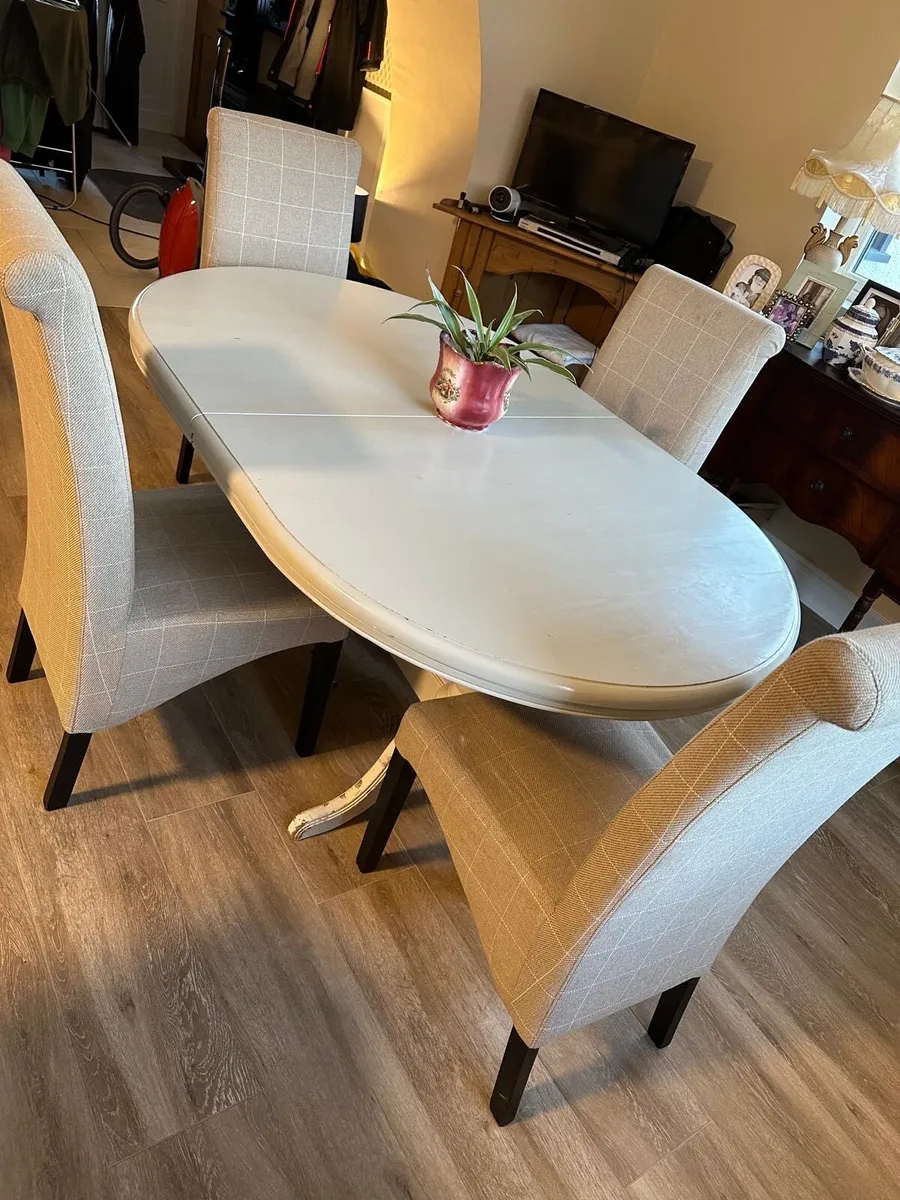 Kitchen Table & chairs - Image 1