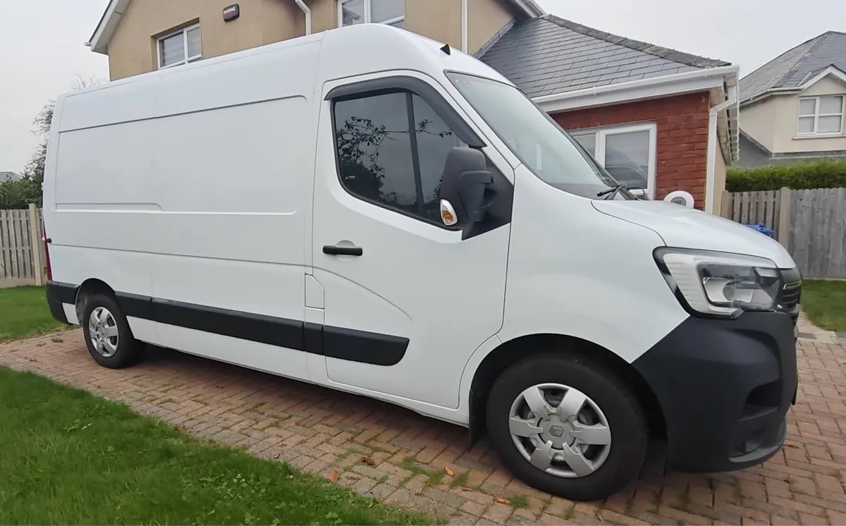 Renault Master MWB (No VAT) - Image 2