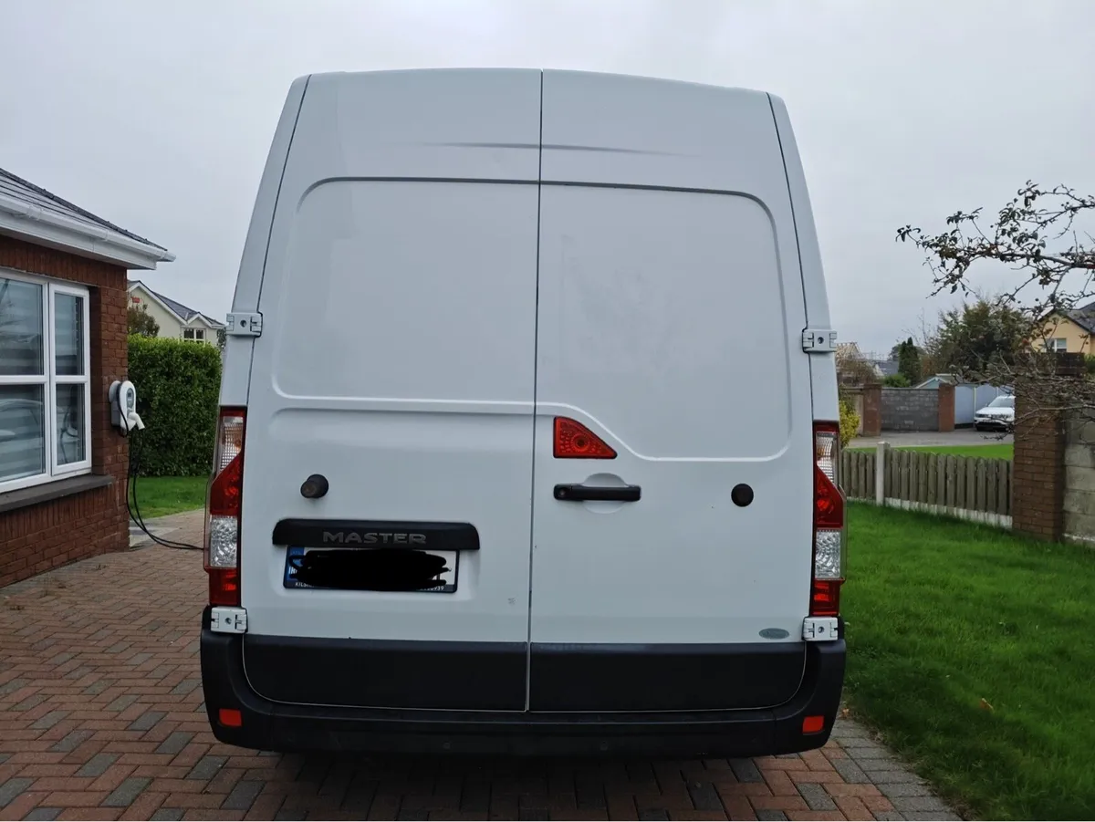 Renault Master MWB (No VAT) - Image 4