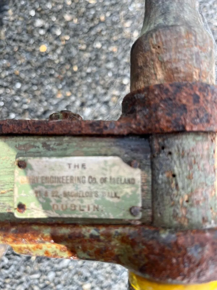 Antique lawnmower - Image 2
