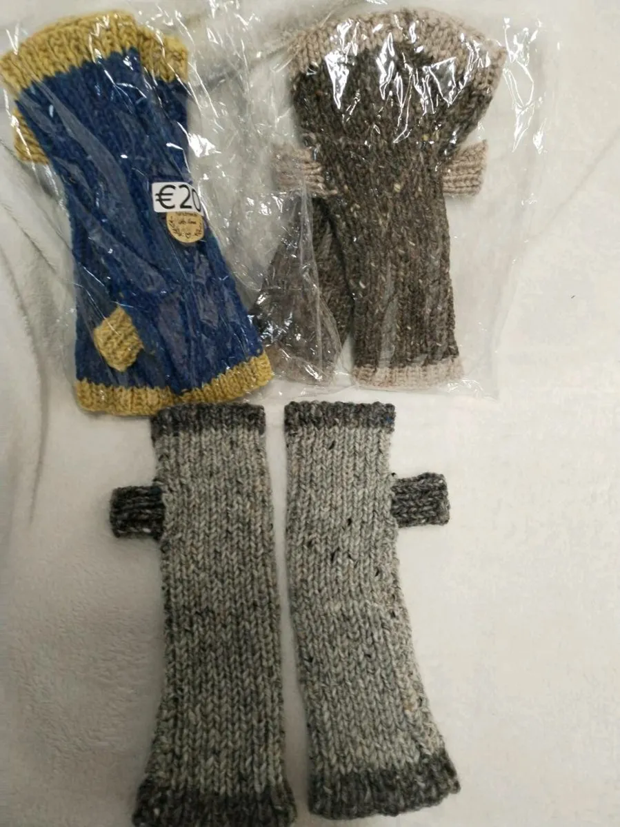 Hand made donegal tweed mittens - Image 1