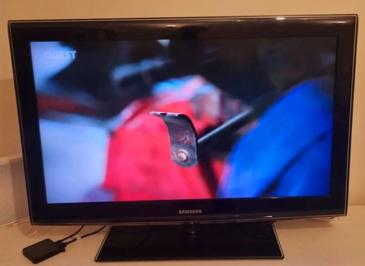 Samsung 37 - Image 2