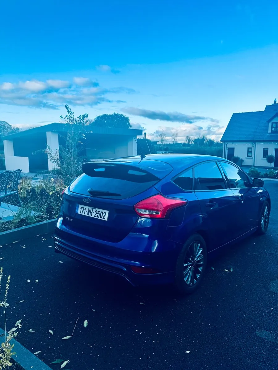 Blue Ford Focus ST Line - Image 3