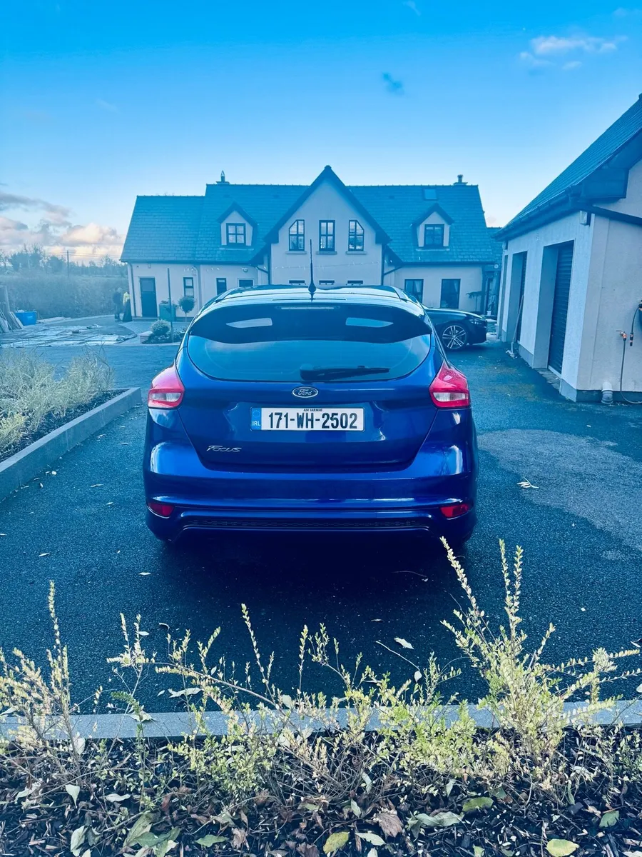 Blue Ford Focus ST Line - Image 4