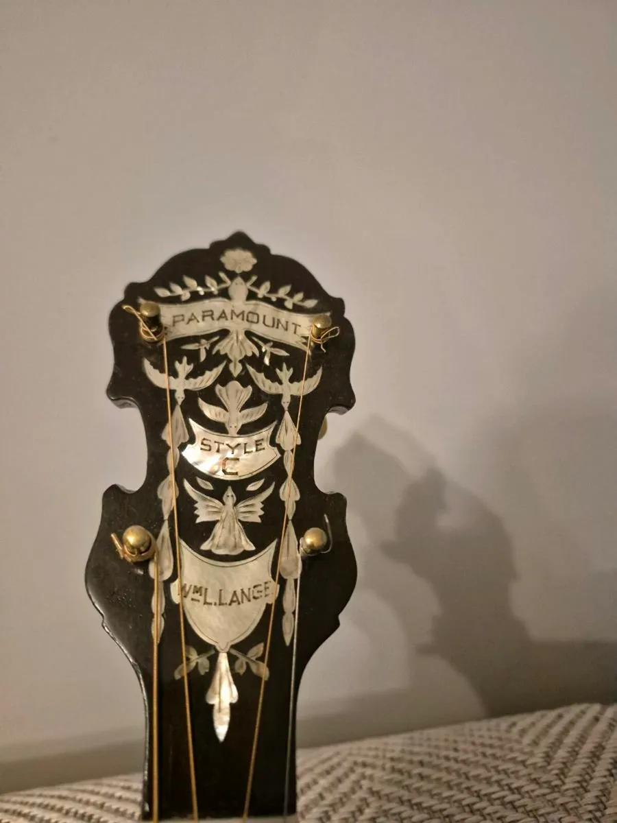 Tenor banjo - Image 1