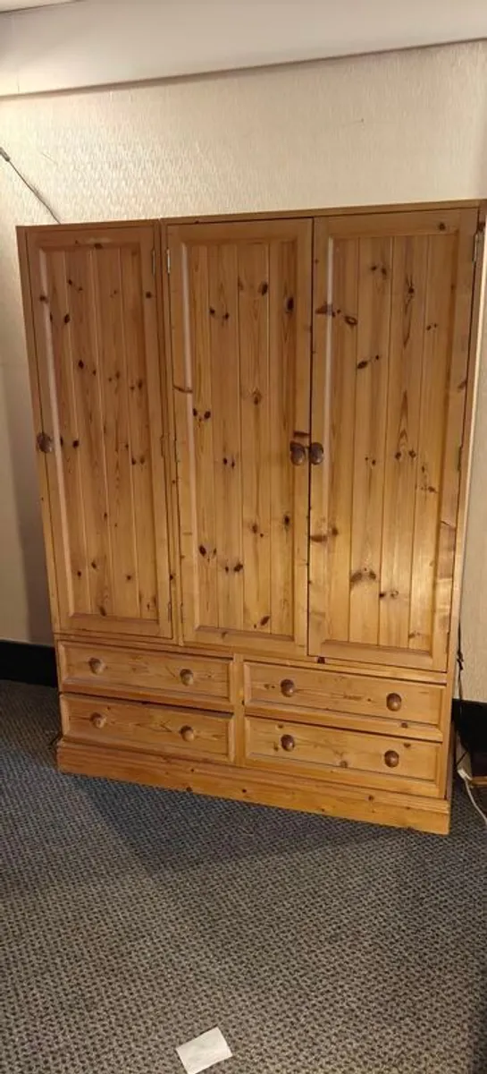 wardrobes - Image 2