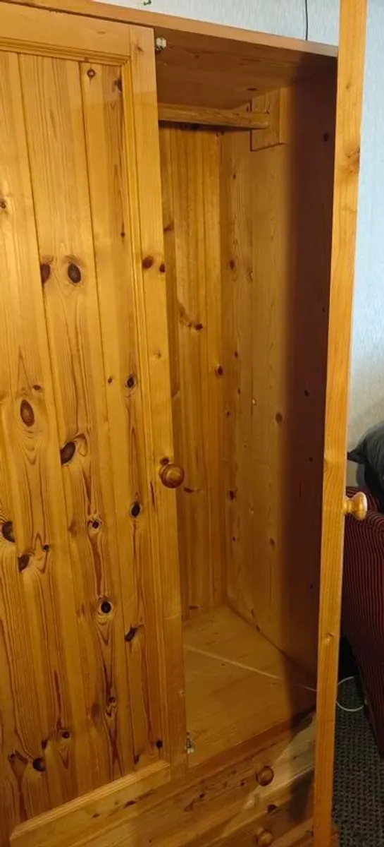 wardrobes - Image 3