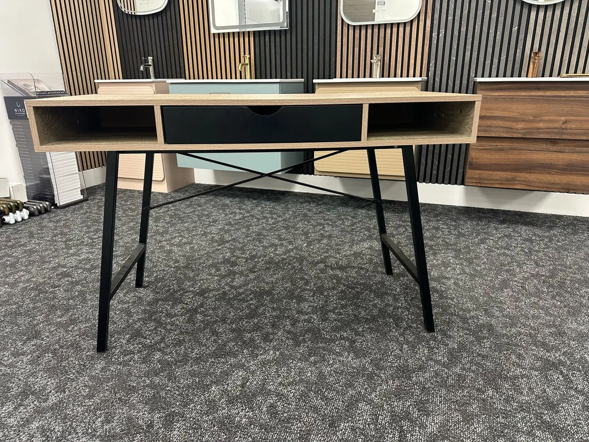 Office desk - Image 2