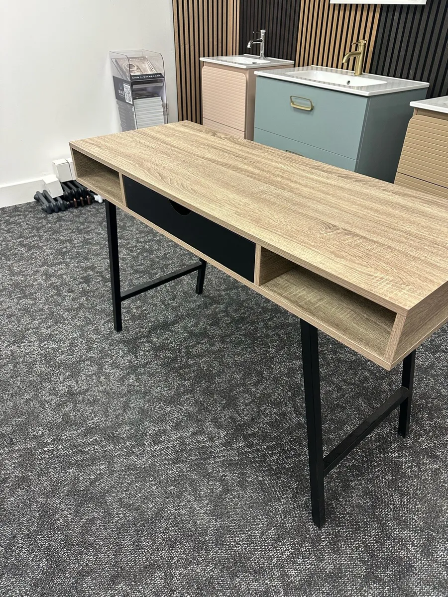 Office desk - Image 3