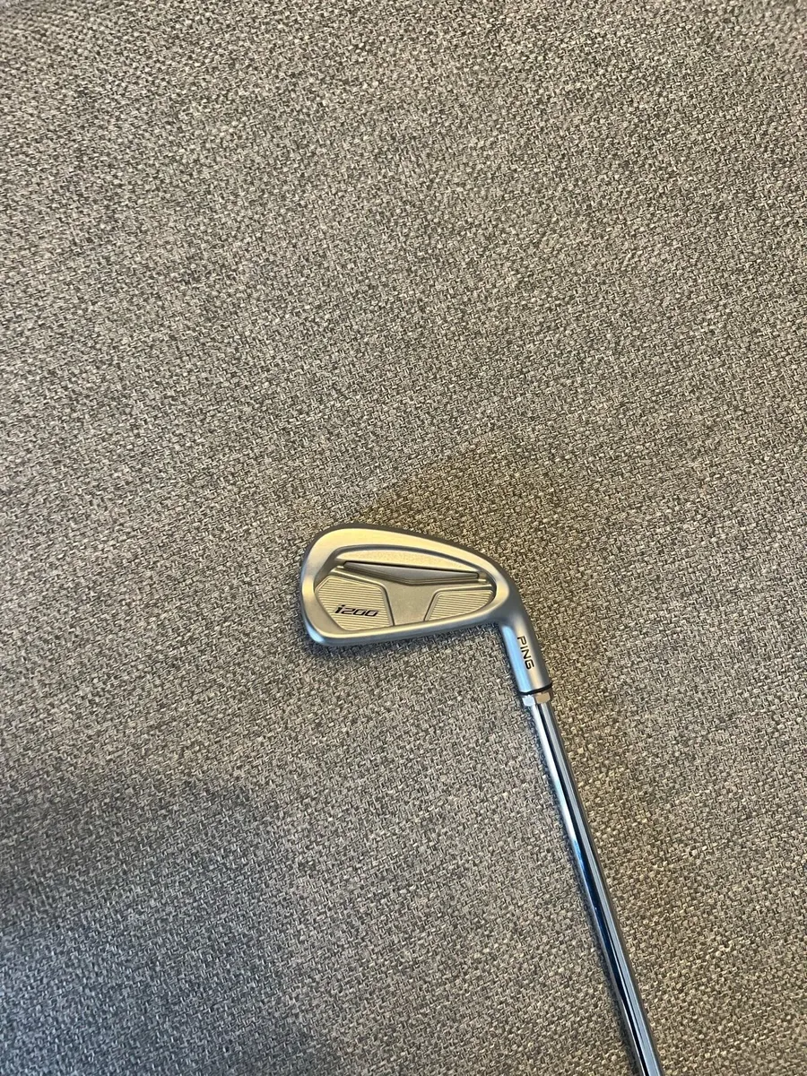 Ping i200 7 iron - Image 1