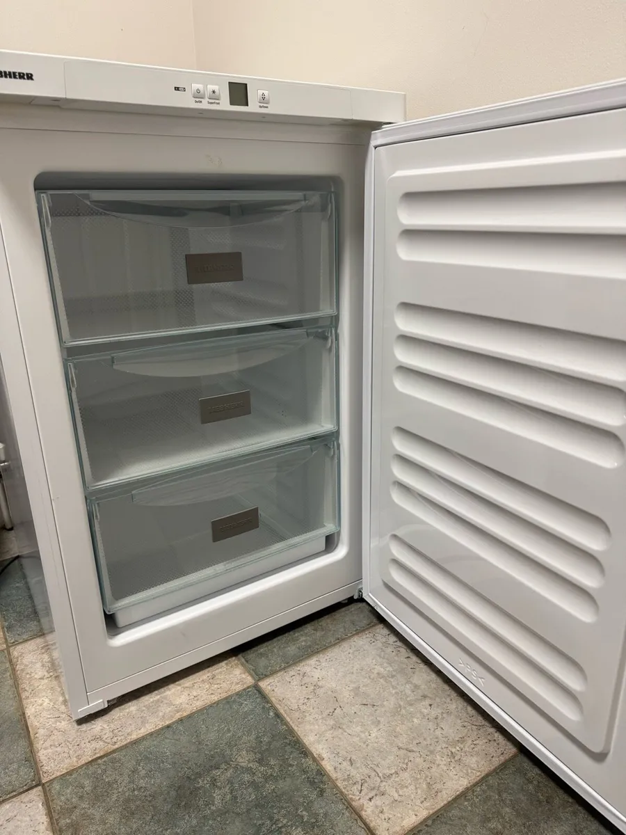 Under counter freezer - Image 2
