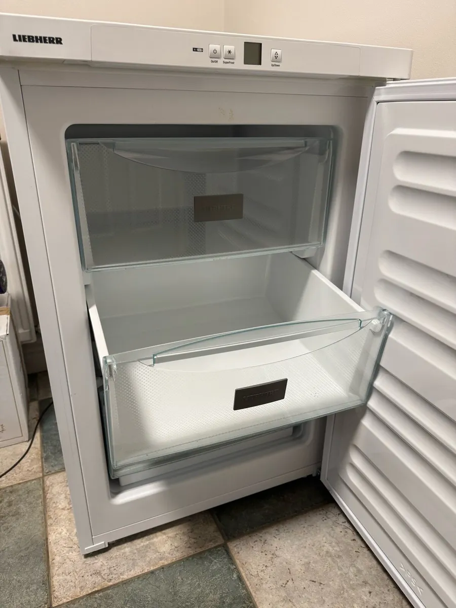 Under counter freezer - Image 3
