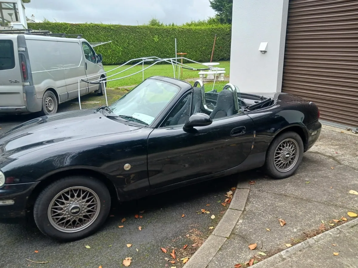 Mazda MX-5 1999 - Image 2
