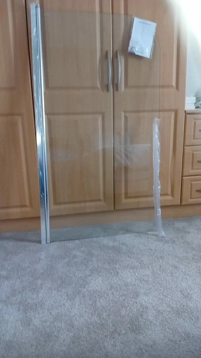 Glass over bath shower door - Image 2