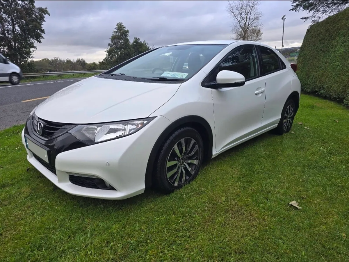 2014 Honda Civic Diesel - Image 2