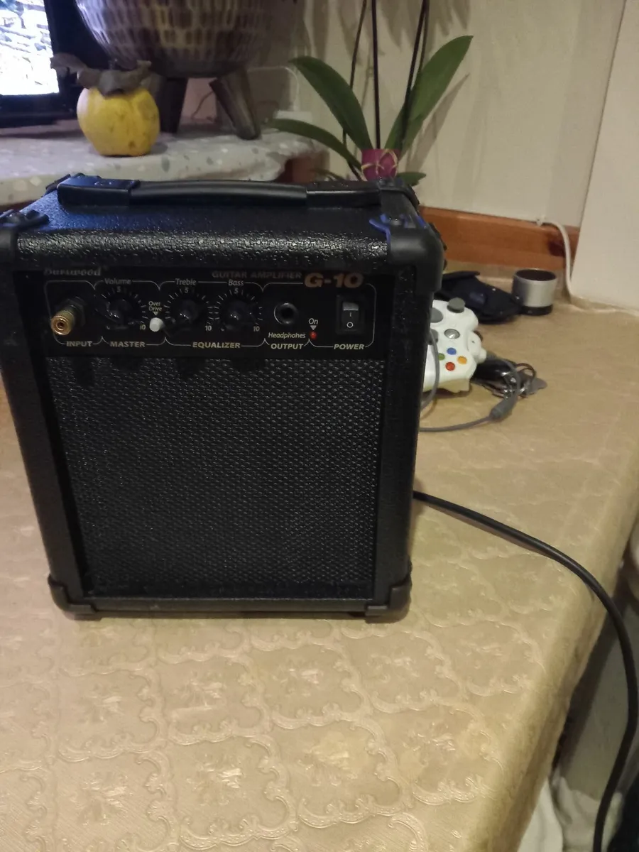 Guitar amplifier - Image 2