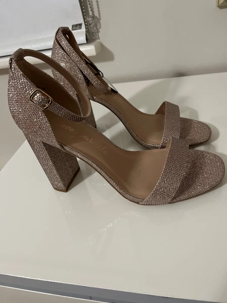 Gold Sparkle Sandles - Image 2